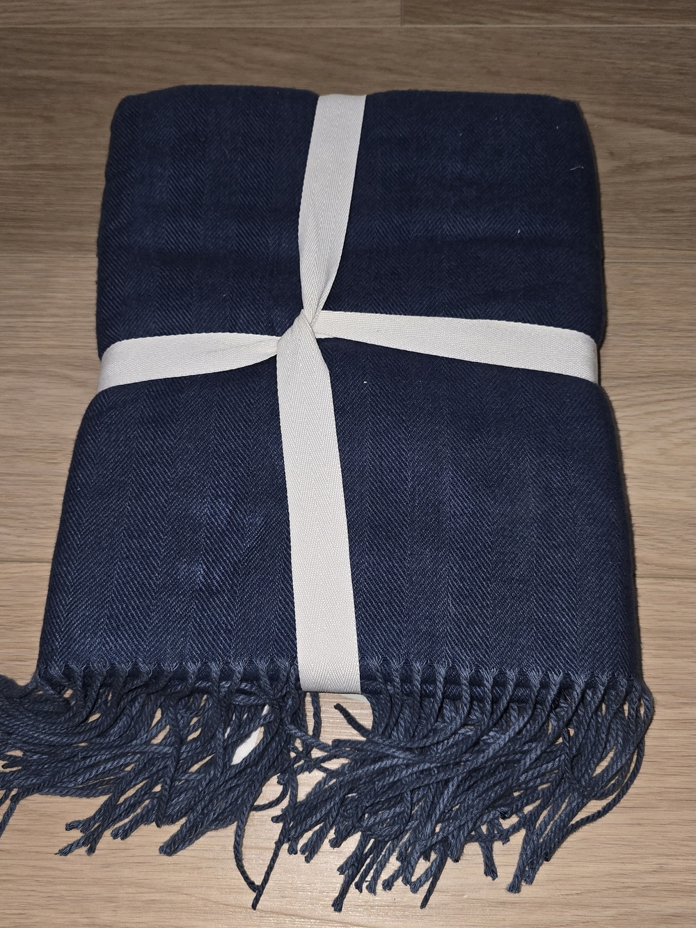 NWT Indigo OUI Herringbone Throw Blanket Blue Bird Navy Fringe Decor Cozy - Picture 4 of 4